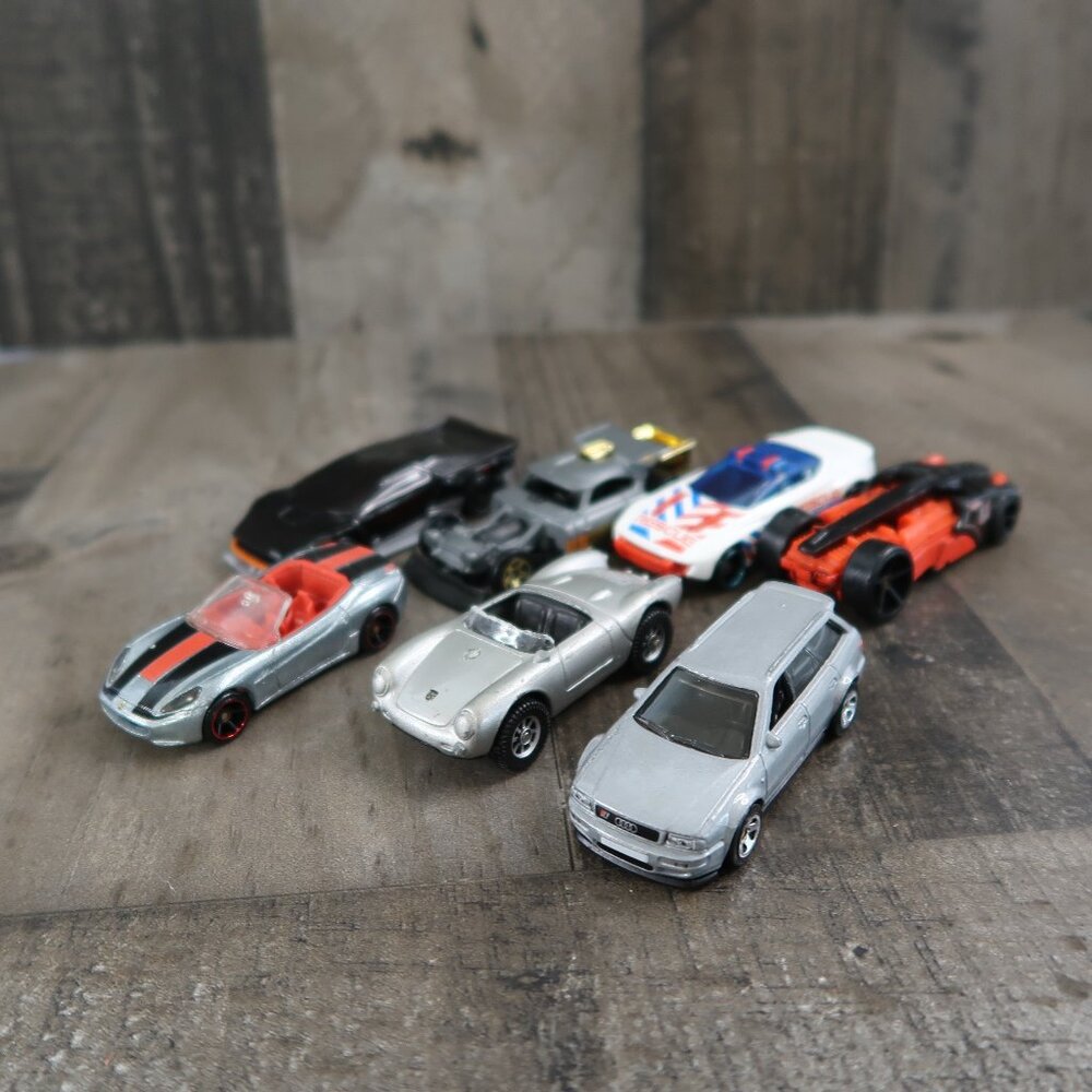 Hot Wheels Lot of 7 Cars Porche Ferrari Audi Buzz Bomb Die Cast